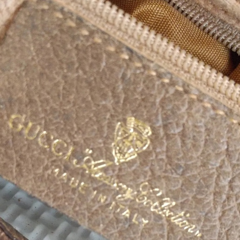 Authentic π GUCCI GG Supreme Sherry Line Shoulder Bag dust bag included. - Picture 12 of 17